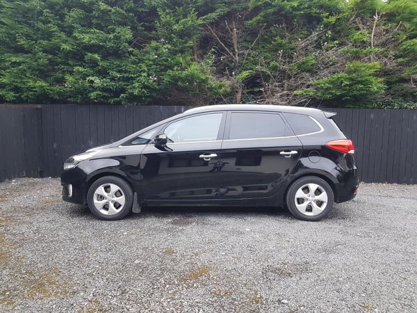 141 KIA CARENS... 7 SEATS... 366559640