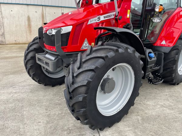 2019 Massey Ferguson 5712S 366550918