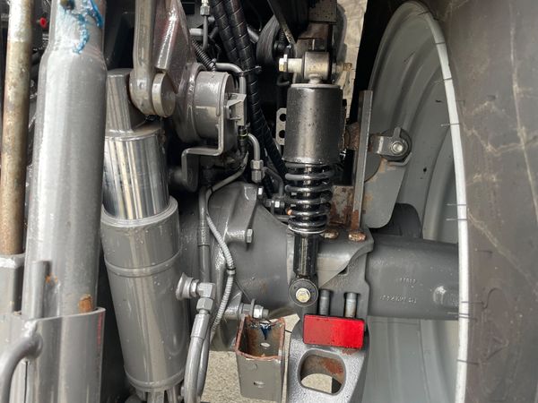 2019 Massey Ferguson 5712S 366550921