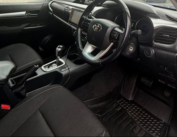 202 Toyota Hilux Automatic LOW MILEAGE 366565904