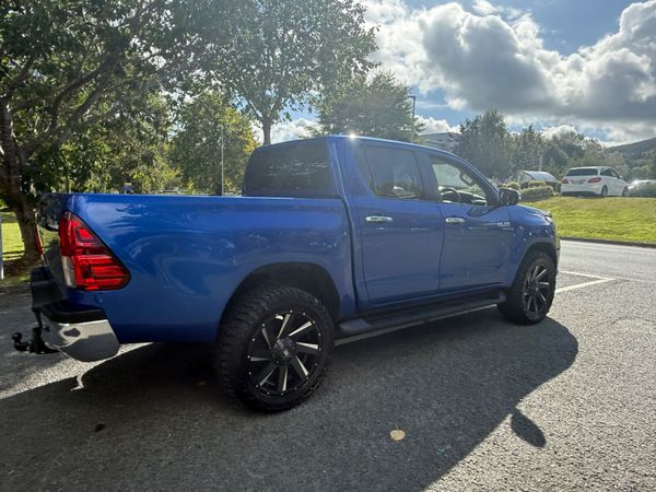 202 Toyota Hilux Automatic LOW MILEAGE 366565917