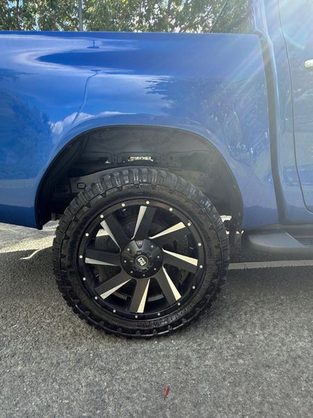 202 Toyota Hilux Automatic LOW MILEAGE 366565918