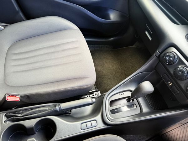 Toyota Yaris 2021 366570294