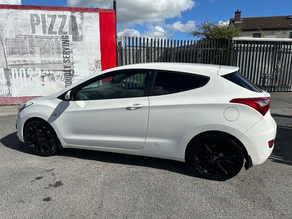 Hyundai i30 CarVan 1.4 Diesel DOE 366571377
