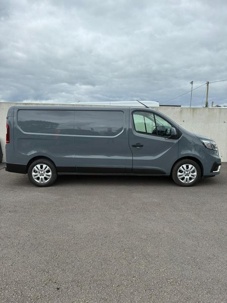 Renault Trafic 2023 366581998