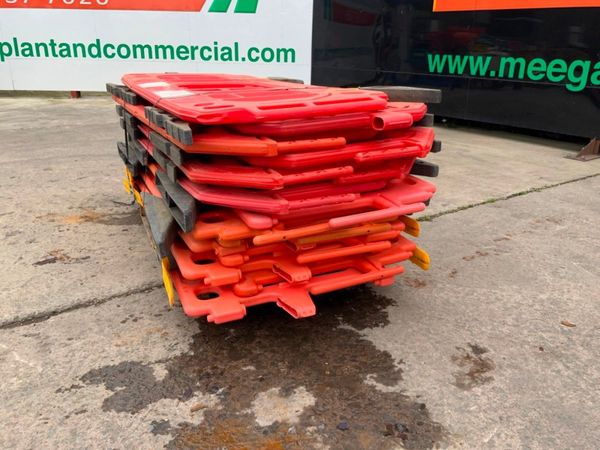14 No : PEDESTRIAN SAFETY BARRIERS.........#014.. 366595815