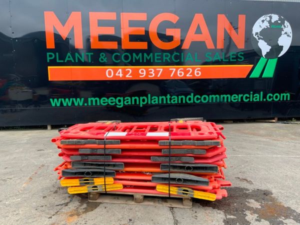 14 No : PEDESTRIAN SAFETY BARRIERS.........#014.. 366595817