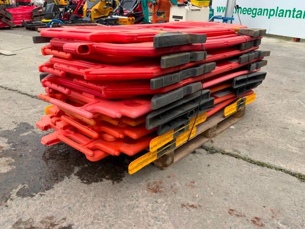 14 No : PEDESTRIAN SAFETY BARRIERS.........#014.. 366595813