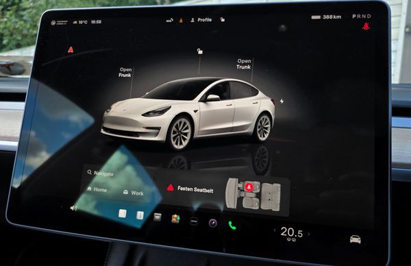 🔥 2022 Tesla Model 3 Standard Range Plus 366597423