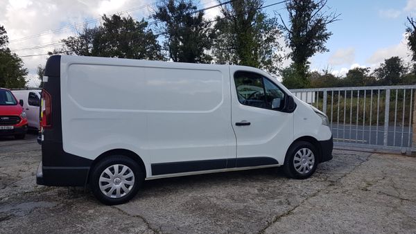 Renault Trafic 192D LWB79KM AS NEW VAT INVOICE 366656101