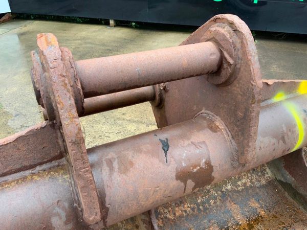 10ft GRADING BUCKET...........90mm PINS.......147 366693395