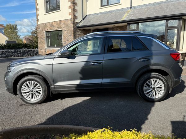 Stunning 211 Volkswagen T-Roc! 366719374