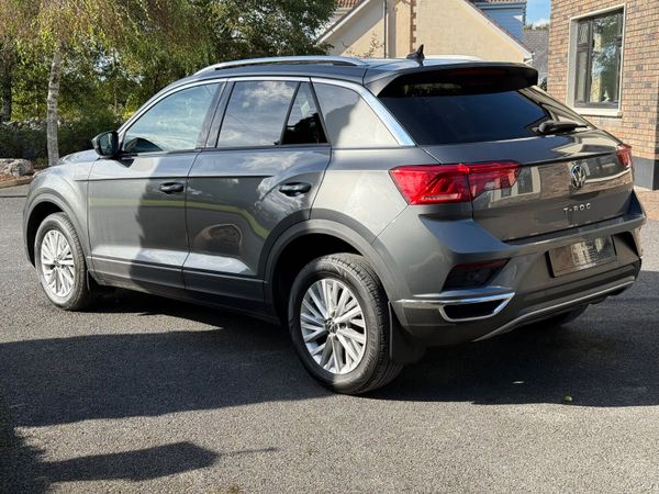Stunning 211 Volkswagen T-Roc! 366719371