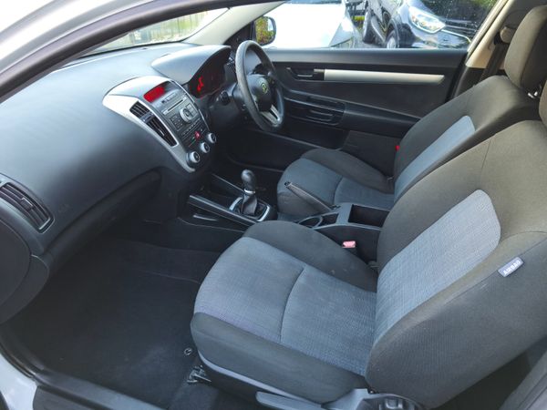 2010 Kia Cee'd 1.4 LOW MILES! 366729956