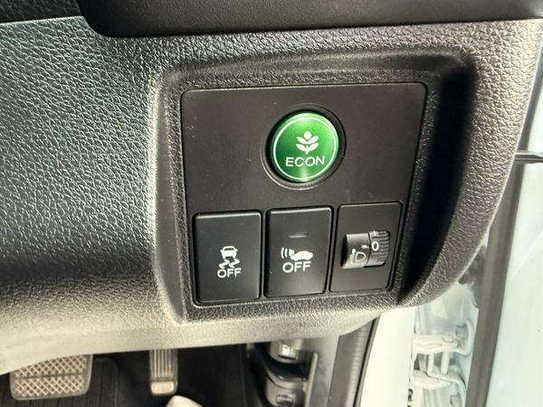 2015 Honda Vezel(HRV)1.5 hybrid auto,31k Miles 366756610