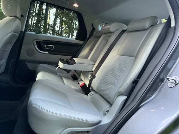 Land Rover Discovery Sport 2016 366770183