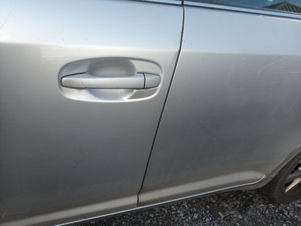 Toyota Avensis 2012 366772804