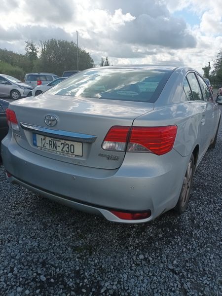 Toyota Avensis 2012 366772807