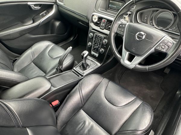 Volvo V40 D2 Momentum Edition 366791235