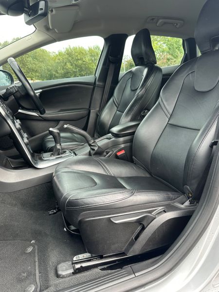 Volvo V40 D2 Momentum Edition 366791231