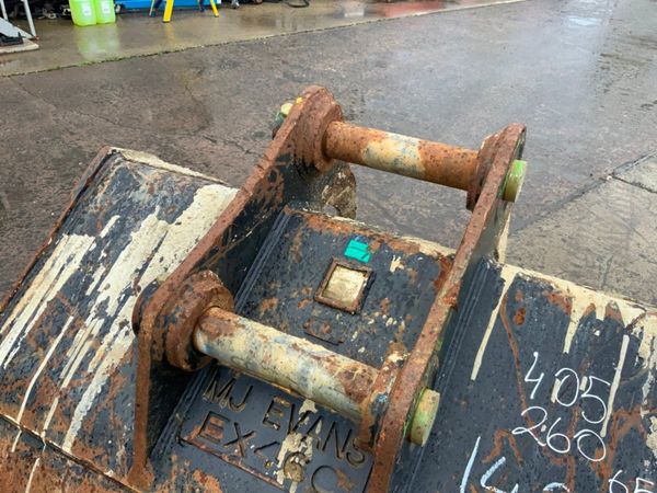 48" GEITH DIGGING BUCKET......65mm PINS....1421. 366793342