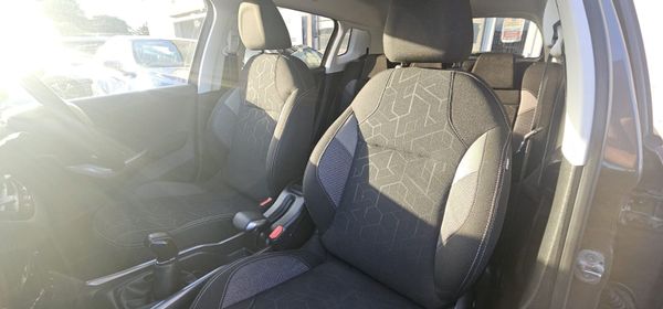 2018 Peugeot 2008 (LOW MILAGE) 366810192