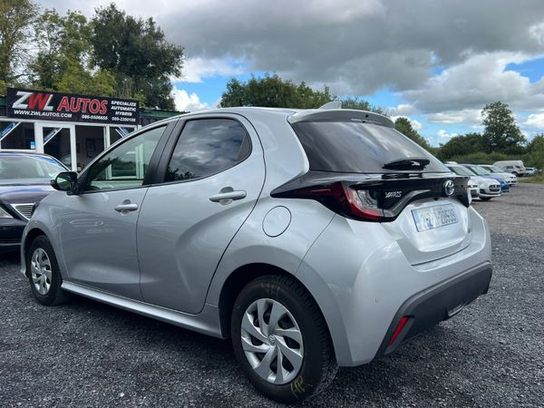 212 Toyota Yaris Hybrid 366846028