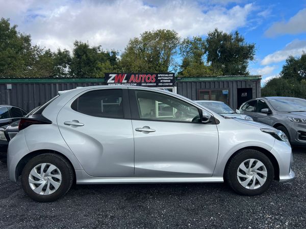 212 Toyota Yaris Hybrid 366846023