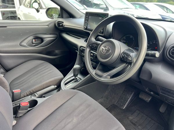 212 Toyota Yaris Hybrid 366846035