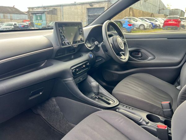 212 Toyota Yaris Hybrid 366846041