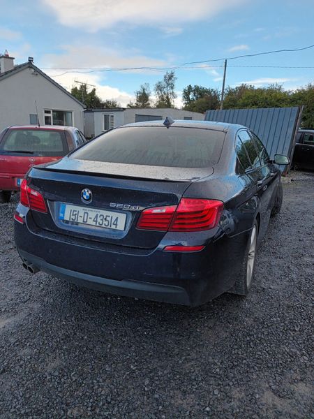 BMW 5-Series 2015 366860076