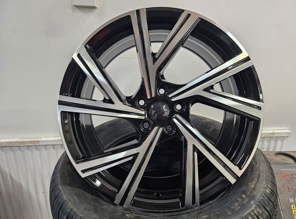VW Golf R Style Alloys 366877013
