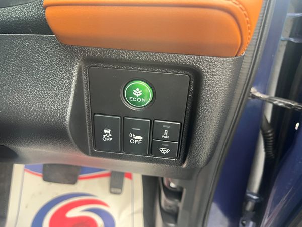 Honda Vesel 2015 366887668