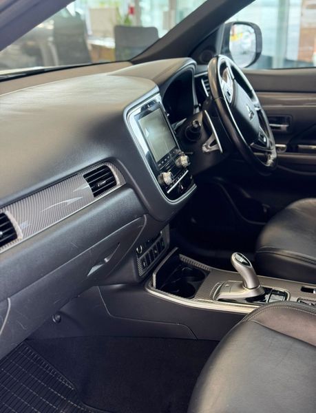 2020 Mitsubishi Outlander Phev Mivec 366895239