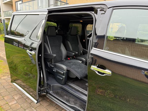 2023 Toyota Alphard 366898671