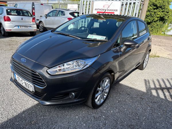 17 Ford Fiesta titanium 366903551