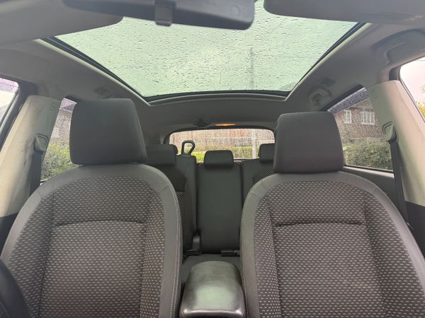 New NCT. Stunning Glass-Roofed 7-Seat Qashqai+2. 366914737