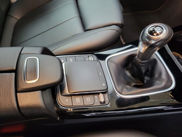 201 MERCEDES A16O D  MANUAL = LOW MILES = LEATHER 366915884