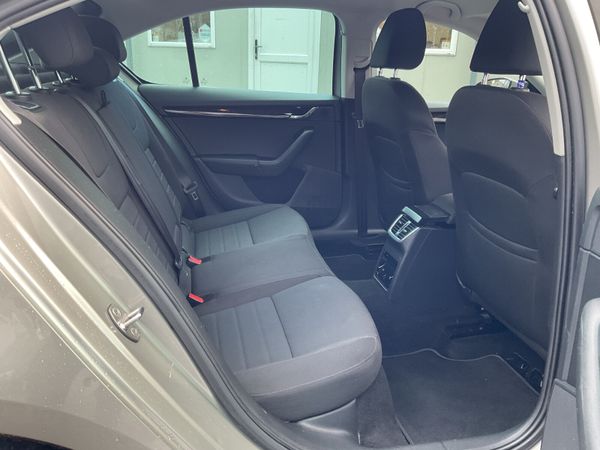 SKODA OCTAVIA  1.6 TDI AUTOMATIC 1 OWNER 366915956