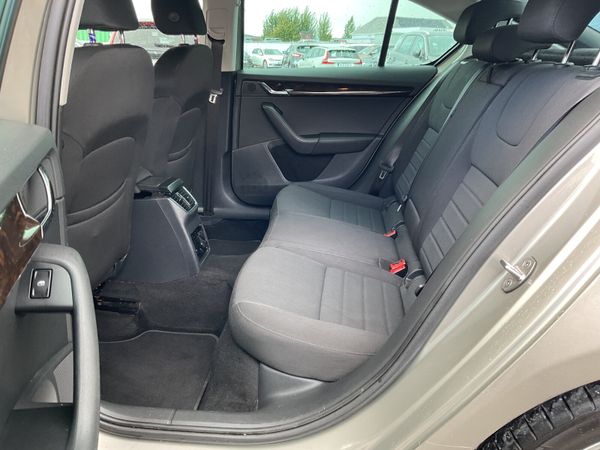 SKODA OCTAVIA  1.6 TDI AUTOMATIC 1 OWNER 366915960