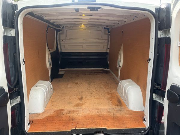 Renault Trafic 2017 new test long wheel base 366936258