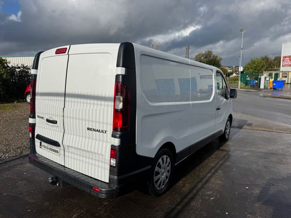 Renault Trafic 2017 new test long wheel base 366936265