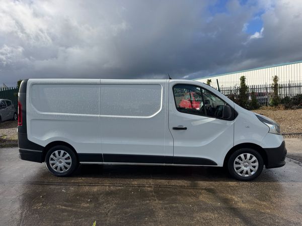 Renault Trafic 2017 new test long wheel base 366936266