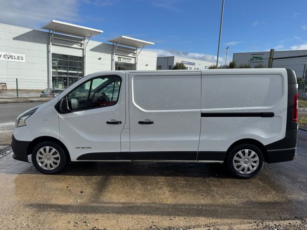 Renault Trafic 2017 new test long wheel base 366936268