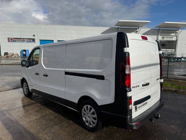 Renault Trafic 2017 new test long wheel base 366936263