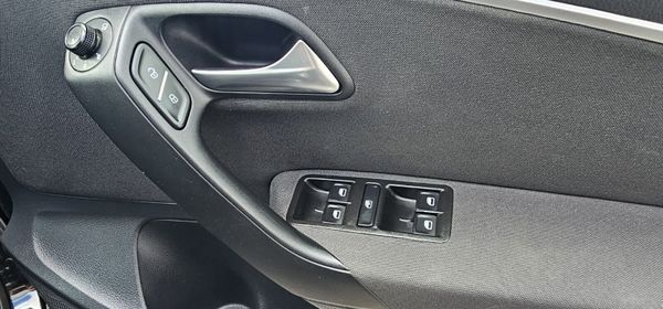 2015(152D) VOLKSWAGEN POLO (AUTOMATIC) 366952182