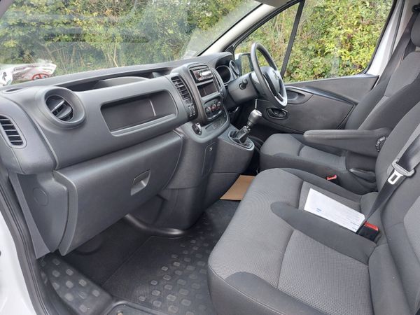 Renault Trafic 212 LWB 2.0L DCI Showroom Condition 367010001