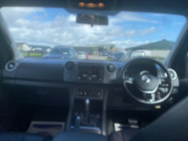 171 Volkswagen Amarok Highline 180bhp black Ed 367010144