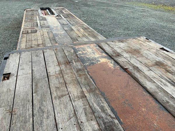 NOOTEBOOM TRAILER. 367027132