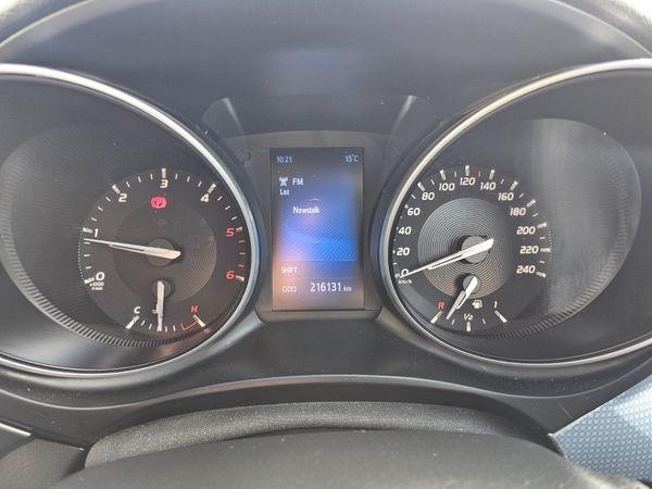 Toyota Avensis 2017 SOL 367032906